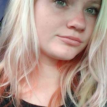 25 jarige vrouw zoekt contact voor sex in Brugge, West-vlaanderen