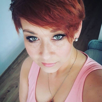 35 jarige vrouw zoekt contact voor sex in Kortrijk, West-vlaanderen